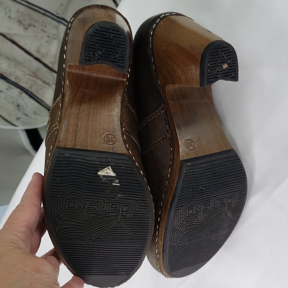 Dansko Riki Full Grain Heeled Clog - Picture 6 of 7